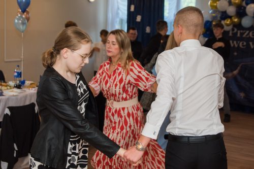 bal 8 klasy 152
